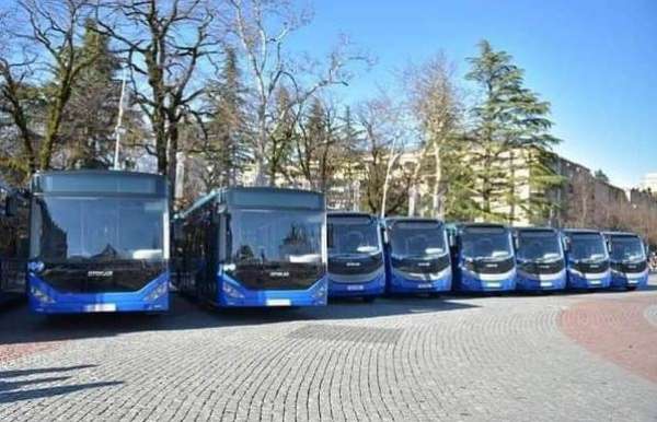 ხვალიდან ქუთაისში მგზავრებს კიდევ 15 ახალი, მუნიციპალური ავტობუსი მოემსახურება