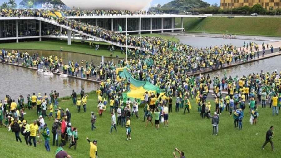 ბრაზილიის სამთავრობო შენობები პოლიციამ დაიკავა