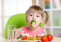 როგორ ვაჭამოთ ბავშვს ხილი და ბოსტნეული