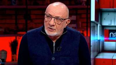 “საქართველოში პორნოლიბერალების წინამძღოლი! ეკლესიის ერთადერთი ქომაგი 30 წელი ლოცვის გარეშე, „უფალო შემიწყალე“ არ უთქვამს! ისე ჩამალპო ცოცხლად ციხეში!” - გოგა ხაინდრავა არქიმანდრიტ დოროთე ყურაშვილზე