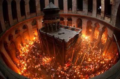იერუსალიმიდან საქართველოში წმინდა ცეცხლს 23:00 საათისთვის ჩამოიტანენ