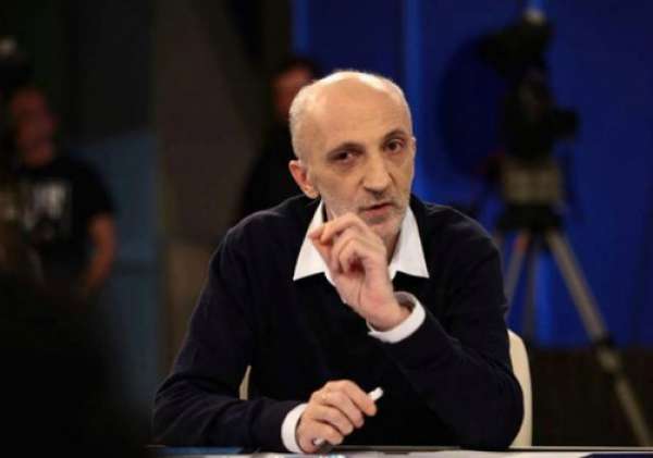 "შეუძლიათ რაღაც ჯიხური გახსნან და ჩემოდნებით ატარონ ფული, მაგრამ ამას ბანკი არ ერქმევა -'' გია ხუხაშვილი &bdquo;იმედის ბანკზე&ldquo;