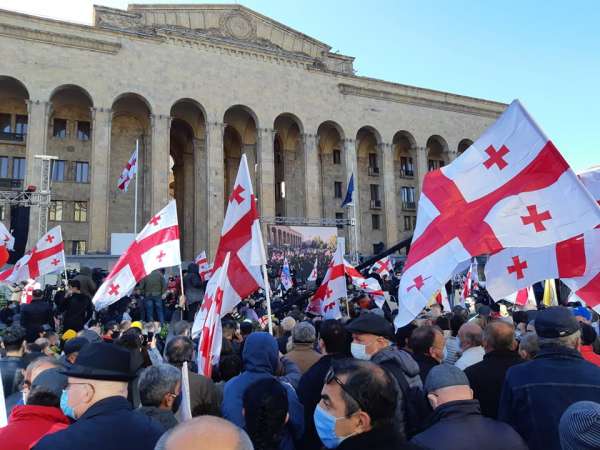 „სოციალური მოთხოვნებით ხალხი შესაძლოა ქუჩაში გავიდეს, მაგრამ...“