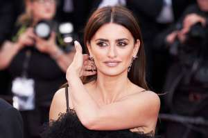 &rdquo;მე სრულად ვიყენებ ყოველ ათწლეულს, ყოველ წამს და არასდროს ვფიქრობ, რომ: &rdquo;ადრე უკეთესი ვიყავი&rdquo;. - პენელოპე კრუსი