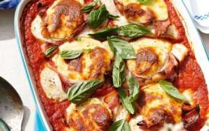 ტომატში ჩათუშული ქათმის ფილე სულგუნით