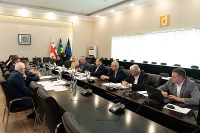 კახაბერ გულედანმა იმერეთის რეგიონში, სახელმწიფო რწმუნებულის ადმინისტრაციაში შეხვედრა გამართა