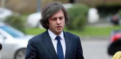 “ხოშტარია და კლდიაშვილი თანამშრომლობენ რუსულ მხარესთან, ბიზნესებთან და ეს არის შემაშფოთებელი ორმაგი სტანდარტი – ერთ მხარეს თავი გამოჰყავთ მთავარ ანტირუსებად, მეორე მხარეს ფულს შოულობენ რუსული მხარის ხარჯზე” - ირაკლი კობახიძე