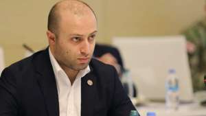 "ბაქი-ბუქის მიუხედავად, &bdquo;ოცნება&rdquo; ვერავისთან ვეღარაფერს დაალაგებს კომპასის ვერცერთ მხარეს.'- ბერდია სიჭინავა