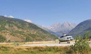 მწვერვალ თეთნულდზე ჩარჩენილი 6 უცხოელი ტურისტიდან სამაშველო ვერტმფრენმა 2 მესტიაში ჩამოიყვანა