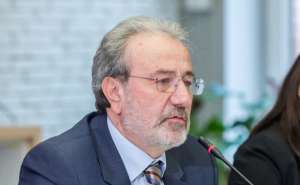 &ldquo;ბრძოლა თუ ცხადდება, უნდა მიიღო მონაწილეობა, სტრატეგიული შეცდომაა იმ პარტიების დამუნათება, რომლებიც აპირებენ მონაწილეობის მიღებას&rdquo; - კახა გოგოლაშვილი თვითმმართველობის არჩევნებზე