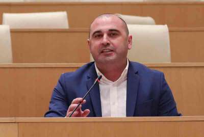 &quot;ხალხს უნდა ჰქონდეს პასუხები და არა ცინიზმი, დაცინვა - ყველა ვხედავთ, როგორ არის საქართველოში შემოსული საწვავი ორჯერ გაძვირებული&quot; - ლევან ხაბეიშვილი