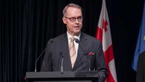 ,,ბატონი პაპუაშვილი ჯამში 21 წელი იყო გერმანულ ანაზღაურებაზე&rdquo; &ndash; პეტერ ფიშერი