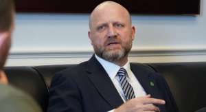 "აქ დგომა ყოველდღე, ყოველ საღამოს, ღამეების თენება, არც საქმე და არც ტვირთია - ამ იდიოტებს არ ესმით, რომ ეს არის თითოეული ჩვენგანის პრივილეგია" - ზურაბ ჯაფარიძე