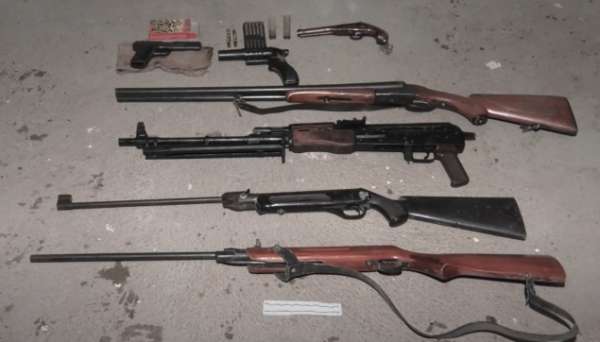 სამართალდამცველებმა თბილისსა და რეგიონებში უკანონო ცეცხლსასროლი იარაღები და საბრძოლო მასალა ამოიღეს