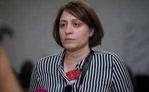 "ცოტა ღიმილისმომგვრელია ოპოზიციურ ფლანგზე &ldquo;დაპირისპირება&rdquo; არჩევნებში მონაწილეობასთან დაკავშირებით" - ელენე ხოშტარია