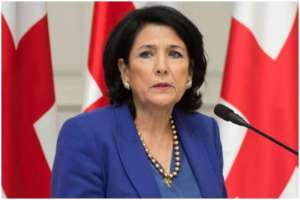 &#039;&#039;გავანაწყენეთ ყველა ინსტიტუტი, ერთგვარად კიდეც ვიმუქრებით, თუ არ მოგვცეს სტატუსი, ფარდას ავხდითო, არ ვიცი, ფარდას როგორ ვხდით, მაგრამ ფარდა ჩვენზე რომ ნელ-ნელა ახდილია, ეს უნდა გვადარდებდეს&#039;&#039;