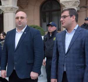 ქუთაისის მერიის და საკრებულოს თანამდებობის პირები StopCoV ფონდში ხელფასის ერთ მესამედს გადარიცხავენ