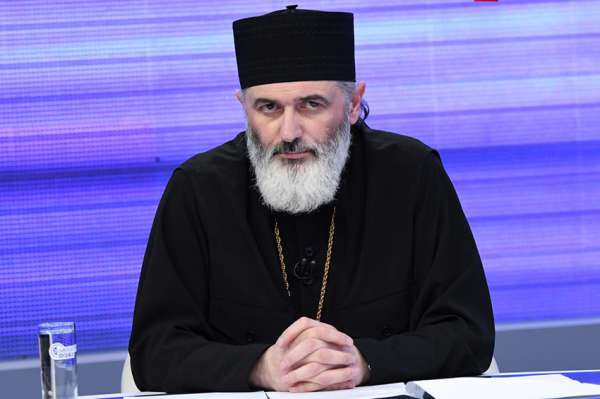 &bdquo;პატრიარქმა დავითმა მითხრა, შენზეა დაწერილი ანდერძი, თუ გინდა გაჩვენებო, შემდეგ დაიკარგა, ამან შექმნა ნერვიული სიტუაცია, ეს რომ არ მოხდეს, ვარჩიე დამესახელებინა, ვინ იყო ჩაწერილი ანდერძში&ldquo; &ndash; ანდრია ჯაღმაიძემ