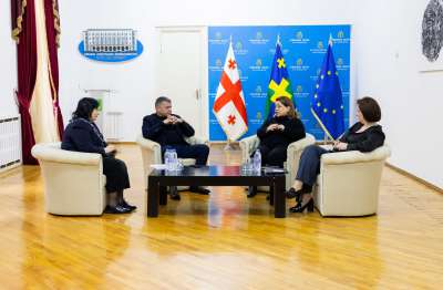 ქუთაისის მერის მოვალეობის შემსრულებელი დავით ერემეიშვილი სსიპ „ზურაბ ჟვანიას სკოლის“ წარმომადგენლებს შეხვდა