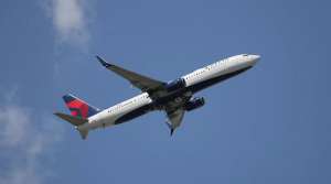 აშშ-ში ფრენის დროს თვითმფრინავს ფრთის ნაწილი ჩამოვარდა