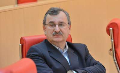 "სამარცხვინო საქციელი ჩაიდინეთ, პრეზიდენტს ფეხზეც კი არ წამოუდექით - თქვენ მტრულად დახვდით არა მხოლოდ პრეზიდენტს, არამედ მთელ ქვეყანას" - რომან გოცირიძე