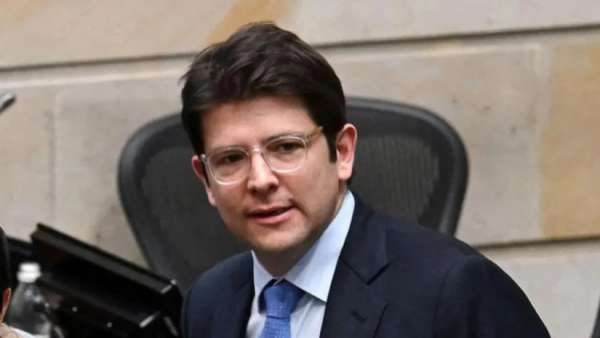 კოლუმბიაში ესროლეს პრეზიდენტობის პოტენციურ კანდიდატს, ეჭვმიტანილი დაკავებულია