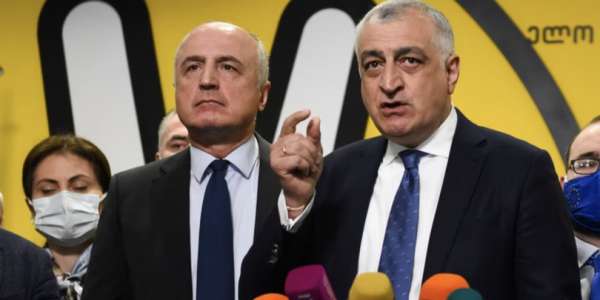 მიხეილ ყაველაშვილმა მამუკა ხაზარაძე და ბადრი ჯაფარიძე შეიწყალა