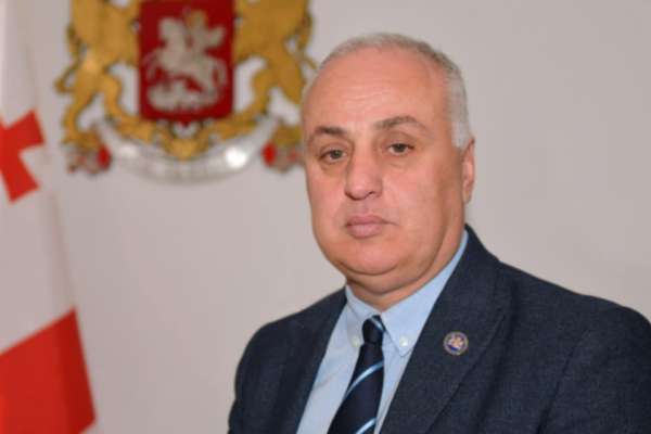 “ელჩების უმრავლესობა, მათ შორის, ევროკავშირის ელჩი გვევლინება “დიფ სთეითის” აქტივისტად – ისინი არღვევენ ვენის კონვენციას და ასრულებენ “დიფ სთეითის” დავალებებს” - დიმიტრი ხუნდაძე