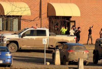 კანადის ერთ-ერთ სკოლაში შეჭრილი შეიარაღებული თავდამსხმელი, რომელმაც რამდენიმე ადამიანი მოკლა, 18 წლის ტრანსგენდერი აღმოჩნდა