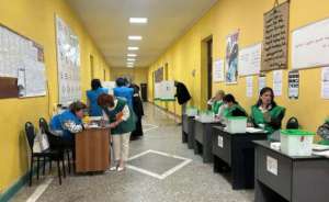 ქუთაისში ყველა საარჩევნო უბანი 08:00 საათზე გაიხსნა - #59-ე საარჩევნო ოლქის ინფორმაციით, საარჩევნო პროცესი ამ დროისთვის მშვიდ ვითარებაში მიმდინარეობს