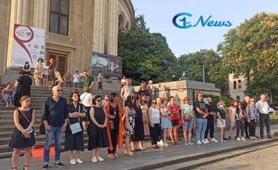 &quot;სამწუხაროდ მივიღეთ ძალიან ცუდი რეალობა&quot; - ქუთაისში მდუმარე აქცია გაიმართა