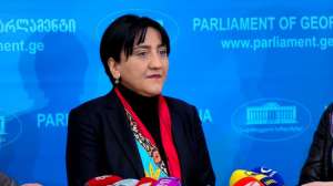 "ხატი, რომელზეც იოსებ სტალინია გამოსახული, სამების საკათედრო ტაძარს &bdquo;პატრიოტთა ალიანსმა&ldquo; შესწირა" &ndash;ირმა ინაშვილი