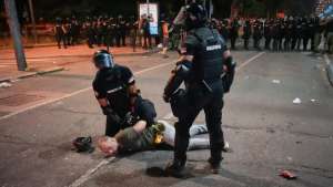 სერბეთში შეტაკებები იყო ოპოზიციურად განწყობილ დემონსტრანტებსა და მთავრობის მომხრეებს შორის