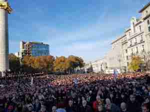 &quot;მასე გააგრძელეთ!  არა ნაცებს! არა სავეცკი პროპაგანდას!&quot; -გიორგი უძილაური