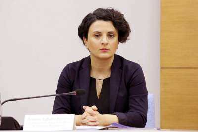 " სუს-ი ივანიშვილის პროპაგანდისტულ ტელევიზიად იქცა და არჩევნებამდე სერიებად შემოგვთავაზებს სანახაობას, რათა მოსახლეობაში შიში დანერგოს - ჩვენ არ უნდა შეგვეშინდეს, რადგან ეს ფილმი 2012 წელს ნანახი გვაქვს " -  ნათია მეზვრიშვილი