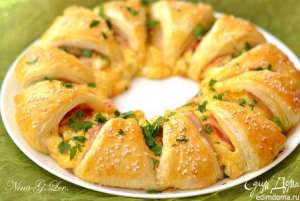 ღვეზელი გვირგვინი ბეკონით და ყველით