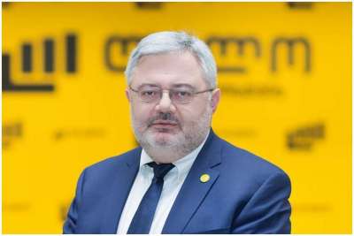 ''&bdquo;ოცნებასთან&ldquo; ქვეყნის შიგნით ვკამათობთ და გარეთ, სახელმწიფო უნდა წარმოვადგინოთ ერთად, ეს არის სახელმწიფოებრივი ცხოვრების ანა-ბანა'' -   დავით უსუფაშვილი