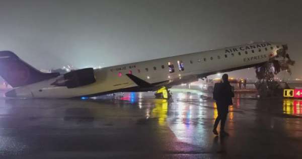 ნიუ-იორკის აეროპორტში სამგზავრო თვითმფრინავი შეეჯახა აეროპორტის სატრანსპორტო საშუალებას