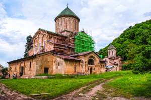 &quot;ჯგუფი უნდა ჩანაცვლდეს უფრო მაღალი კომპეტენციის სპეციალისტებით&quot; - საპატრიარქო გელათზე