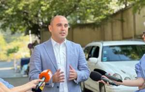 &quot;გახარიას პარტია ან პარლამენტიდან გამოვიდეს, ან ოპოზიციის ლანძღვას შეეშვას, ან ერთიანობას დათანხმდეს&quot; - ლევან ხაბეიშვილი