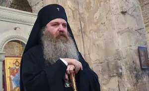 “რუსები თუ ტერიტორიით გვემუქრებიან, უცხოეთი ან ევროკავშირი - ვიზებს ჩამოგართმევთო - თქვე დალოცვილებო, ვერ გაგვიცანით, ვინ ვართ ქართველები? არც რუსის გვეშინია, არც თქვენი გვეშინია” - მეუფე იაკობი