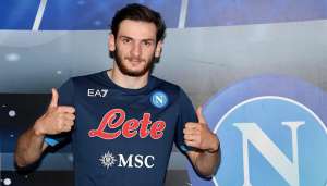 კვარაცხელიას მომავალი მამის და აგენტის გადასაწყვეტი არ არის - &bdquo;ნაპოლი&ldquo;