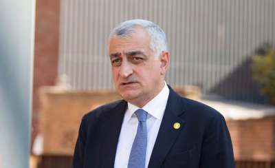 “მე შემეძლო არ გადამეხადა გირაო, მაგრამ გადავიხადე იმიტომ, რომ ეს პროცესი კიდევ ერთხელ გაიწელოს და კიდევ ერთხელ ყველამ დაინახოს, რომ ჩვენ არც სასამართლო გვაქვს, არც სამართალი” - მამუკა ხაზარაძე