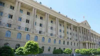 სასამართლომ 4 ოქტომბრის აქციაზე ჟურნალისტებისათვის პროფესიულ საქმიანობაში ხელის შეშლის ფაქტზე ბრალდებულ ერთ პირს 5 000-ლარიანი, ექვს პირს კი 3 000-3 000-ლარიანი გირაო შეუფარდა