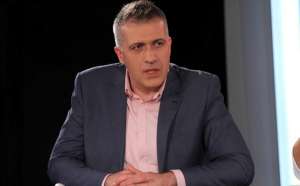 " კობახიძემ იცის, რომ ცალკე მას არავინ ეპატიჟება, რომ ჩავიდეს არავინ ხვდება და ახლა უნდა, ამ დიდ ფორუმში მონაწილეობით როგორღაც დადგეს ევროპელი ლიდერების გვერდით " - სერგო ჩიხლაძე პრემიერის ბერლინში ვიზიტზე