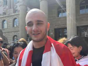 “მადლობა ღმერთს, ჩემი უდანაშაულობა დამტკიცდა - ბევრი უდანაშაულო ადამიანი ჰყავთ გამოკეტილი და ეს სიტუაცია უნდა გამოვასწოროთ, ჩვენ დაგიხსნით თქვენ და გიშველით ყველას” - თედო აბრამოვი