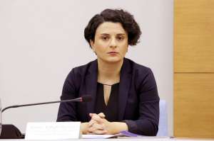 &quot;ასეთ კრიზისულ სიტუაციაში, როცა ქვეყანა უსაფრთხოების კუთხით რისკების წინაშე იმყოფება, ხელისუფლების შეცვლა, მთავრობის, პრემიერის გადადგომა მიზანშეწონილად არ მიმაჩნია&quot; -ნათია მეზვრიშვილი