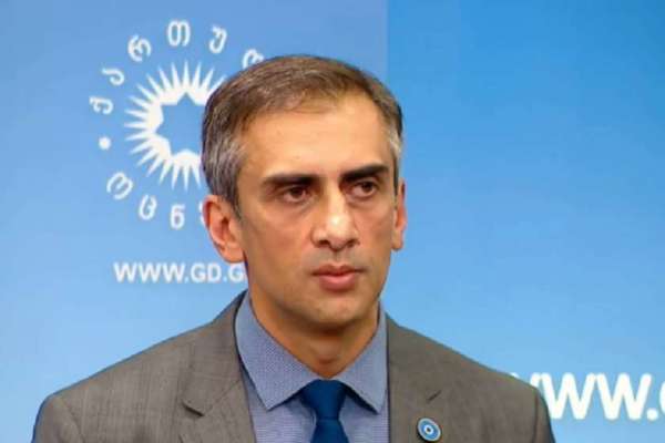 “ასეთ რა ჰონორარებს იღებს მისი ოჯახი; ასეთი ჩარიცხვები ხშირად ემთხვევა რადიკალური ოპოზიციის მიერ დაანონსებულ ე.წ. მშვიდობიან დამხობებს” - კახიანი ელენე ხოშტარიაზე