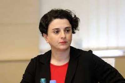 &quot;ოცნების&quot; ხელმძღვანელობა ყოველდღიურ რეჟიმში ძალადობას ამართლებს - ნათია მეზვრიშვილი