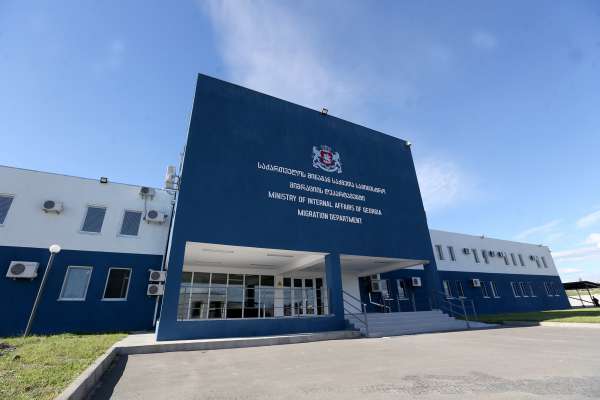 სამართალი მიგრაციის დეპარტამენტის და სასაზღვრო პოლიციის თანამშრომლებმა საქართველოში სამართლებრივი საფუძვლის გარეშე მყოფი უცხო ქვეყნის 5 მოქალაქე დააკავეს